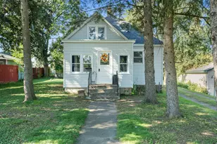 305 S Pierson Ave, New Richmond, WI 54017 - Photo 1