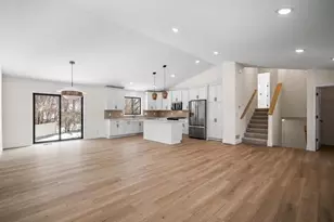 2140 Arkwright St, Maplewood, MN 55117 - Photo 5