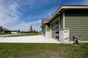 656 Lake Forest Cir, Detroit Lakes, MN 56501 - Photo 71
