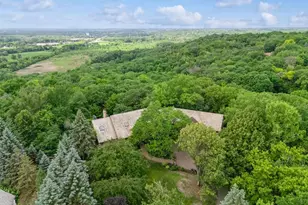 10420 Bluff Cir, Chaska, MN 55318 - Photo 5