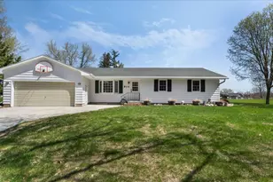 914 Woodland Cir, Long Prairie, MN 56347 - Photo 1