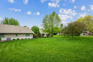 347 Wesley Ct, River Falls, WI 54022 - Photo 5
