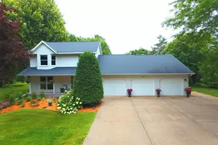 5155 Allen Dr, Woodbury, MN 55129 - Photo 1