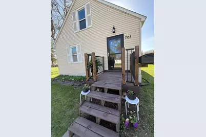 703 Markley Avenue S, Thief River Falls, MN 56701 - Photo 1