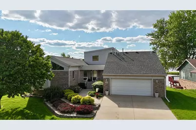 1976 Bay Street, Worthington, MN 56187 - Photo 3