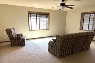 413 River Bluff Dr, Windom, MN 56101 - Photo 5