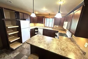 413 River Bluff Dr, Windom, MN 56101 - Photo 11