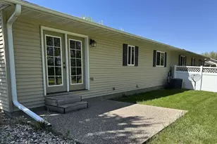 413 River Bluff Dr, Windom, MN 56101 - Photo 3
