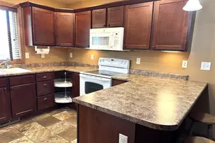 413 River Bluff Dr, Windom, MN 56101 - Photo 9