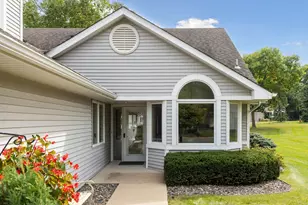 19767 Waterford Ct, Excelsior, MN 55331 - Photo 5