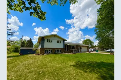 725 8th Street NE, Staples, MN 56479 - Photo 1