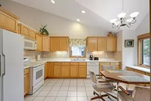 8207 Norman Creek Trail, Bloomington, MN 55437 - Photo 7