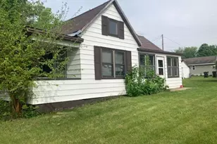 610 E 7th St, Starbuck, MN 56381 - Photo 3