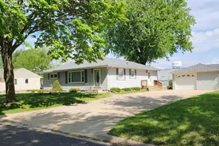 621 E 16th St, Albert Lea, MN 56007 - Photo 1