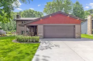 8440 Knollwood Dr, Mounds View, MN 55112 - Photo 1