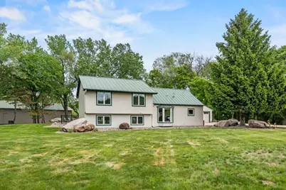 2511 Carver Avenue E, Maplewood, MN 55119 - Photo 3