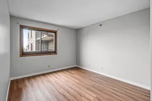 26 10th Street W, Saint Paul, MN 55102 - Photo 21