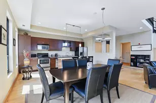 9 W Franklin Ave, Minneapolis, MN 55404 - Photo 5