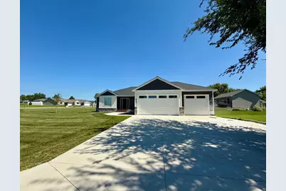 1707 17th Street NW, Willmar, MN 56201 - Photo 1