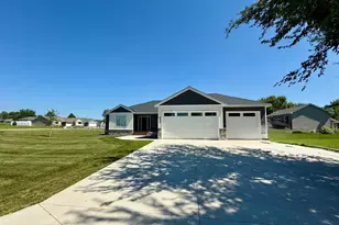 1707 17th St NW, Willmar, MN 56201 - Photo 1