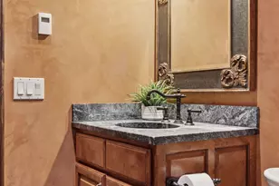 8523 Amsden Rd, Bloomington, MN 55438 - Photo 23