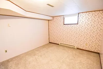 302 Sherwood Avenue N, Thief River Falls, MN 56701 - Photo 35