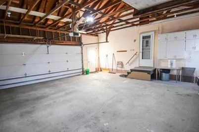 302 Sherwood Avenue N, Thief River Falls, MN 56701 - Photo 39