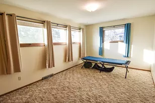 302 Sherwood Ave N, Thief River Falls, MN 56701 - Photo 25