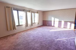 302 Sherwood Ave N, Thief River Falls, MN 56701 - Photo 3