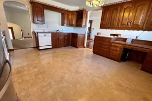 212 Carrow Cir, Marshall, MN 56258 - Photo 13