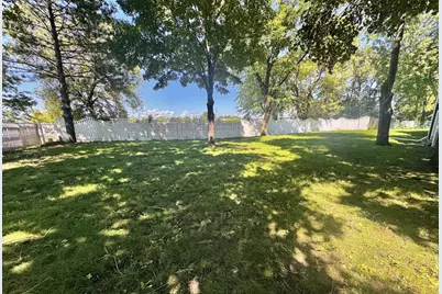 212 Carrow Circle, Marshall, MN 56258 - Photo 9