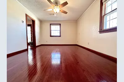 212 Carrow Circle, Marshall, MN 56258 - Photo 7