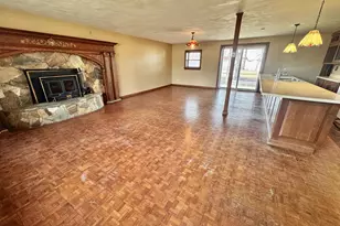 212 Carrow Cir, Marshall, MN 56258 - Photo 5