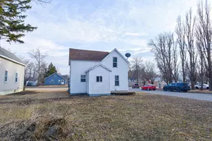 715 8th St E, Thief River Falls, MN 56701 - Photo 5