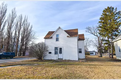 715 8th Street E, Thief River Falls, MN 56701 - Photo 1