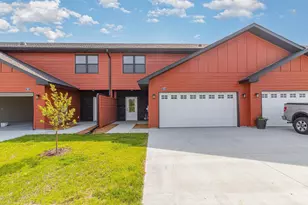 813 Viburnum St, Belle Plaine, MN 56011 - Photo 1