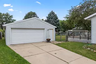 4369 Cimarron Ct NW, Rochester, MN 55901 - Photo 3