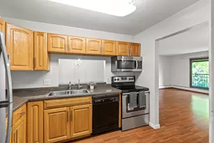 10441 Greenbrier Rd, Minnetonka, MN 55305 - Photo 7