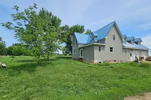 2032 70th Ave, Pipestone, MN 56164 - Photo 5