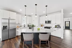 1529 Creekwood Dr, New Richmond, WI 54017 - Photo 1