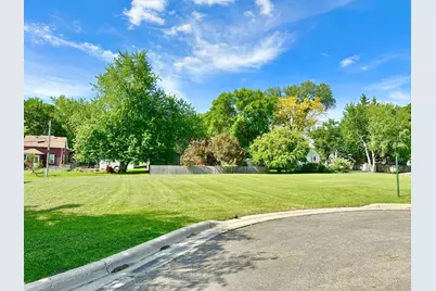 613 & 615 Giles Place, Albert Lea, MN 56007 - Photo 1