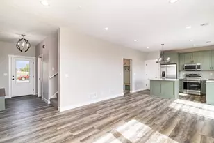 811 Viburnum St, Belle Plaine, MN 56011 - Photo 5