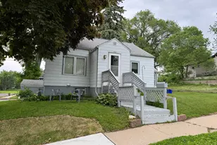 1020 Autumn St, Albert Lea, MN 56007 - Photo 1