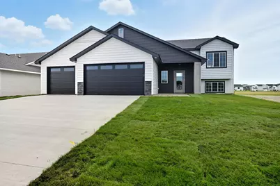 4653 8th Street NE, Saint Cloud, MN 56304 - Photo 1