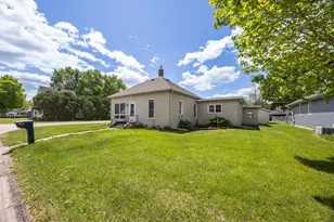 836 Milligan Ave, Wabasha, MN 55981 - Photo 1