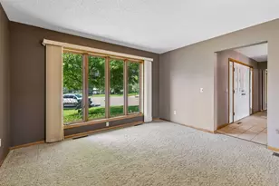 15813 Highview Dr, Apple Valley, MN 55124 - Photo 7