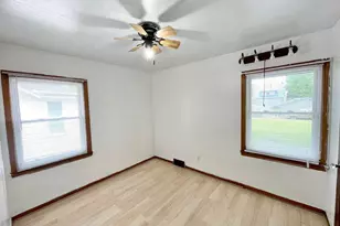 111 N Park Ave, Springfield, MN 56087 - Photo 19