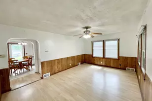 111 N Park Ave, Springfield, MN 56087 - Photo 5