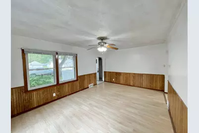 111 N Park Avenue, Springfield, MN 56087 - Photo 7