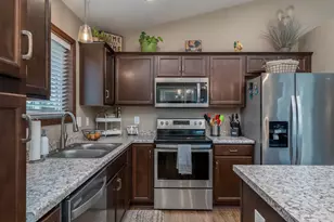 641 Beverly St, Wanamingo, MN 55983 - Photo 9